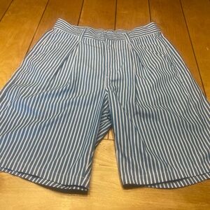 Stussy Bermuda Pleated Shorts High Waist Sz 26 with 9” Inseam NEW WITHOUT TAGS